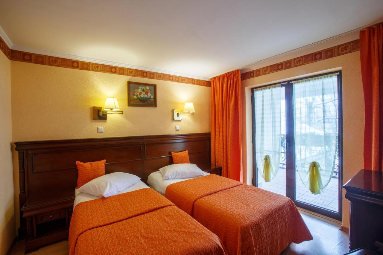 Domeniul Dracula Danes Hotel Ngoại thất bức ảnh