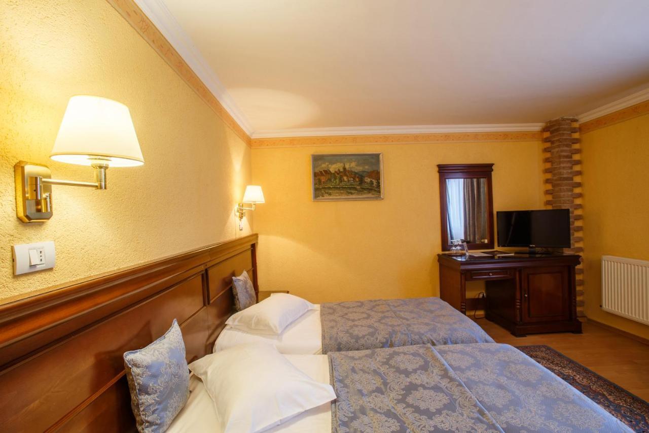 Domeniul Dracula Danes Hotel Ngoại thất bức ảnh
