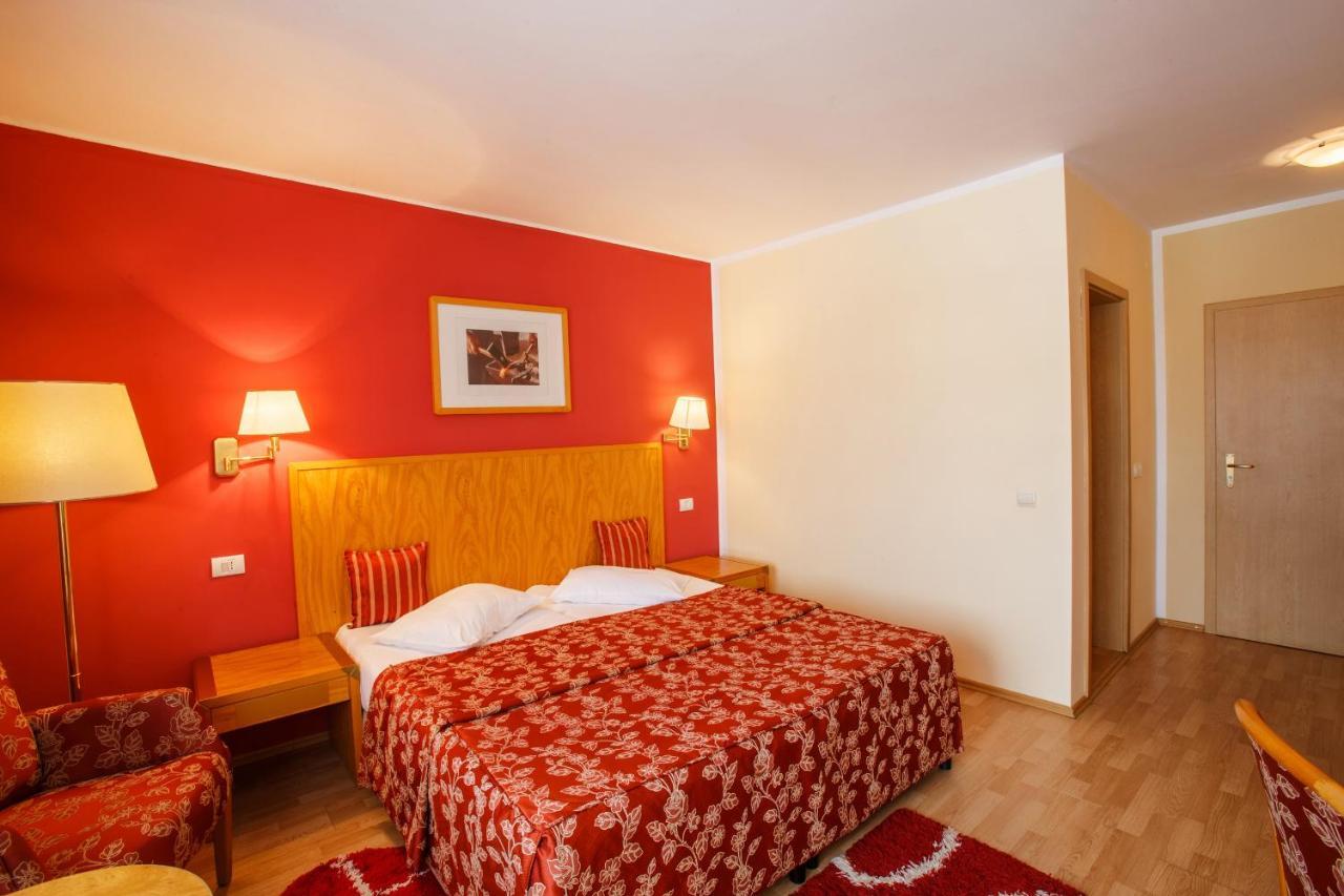 Domeniul Dracula Danes Hotel Ngoại thất bức ảnh
