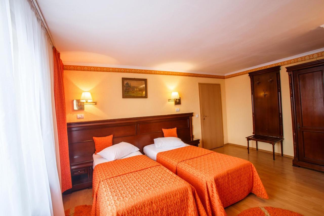 Domeniul Dracula Danes Hotel Ngoại thất bức ảnh
