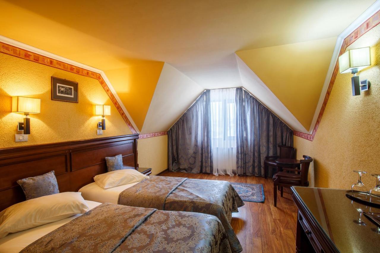 Domeniul Dracula Danes Hotel Ngoại thất bức ảnh
