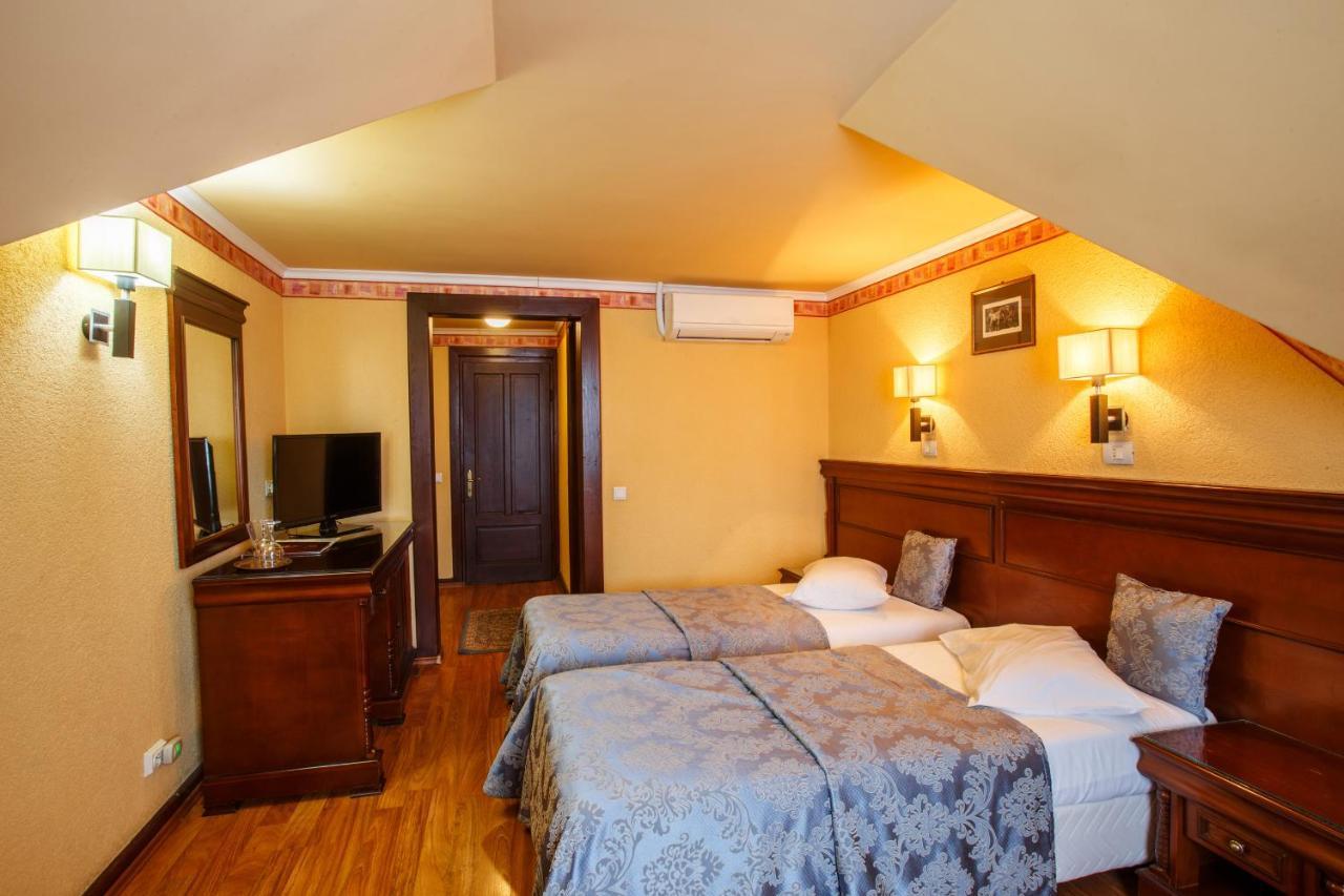 Domeniul Dracula Danes Hotel Ngoại thất bức ảnh