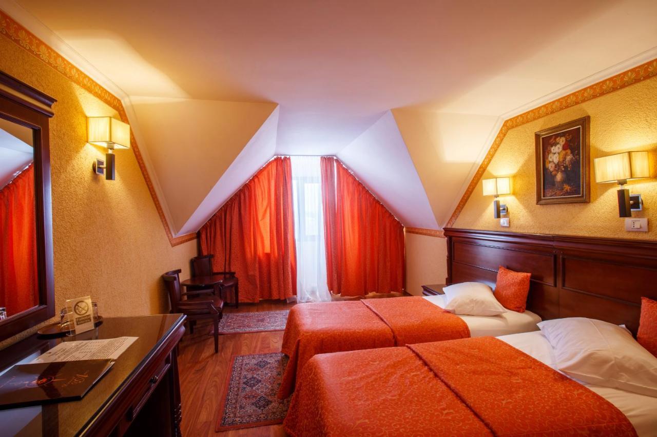 Domeniul Dracula Danes Hotel Ngoại thất bức ảnh