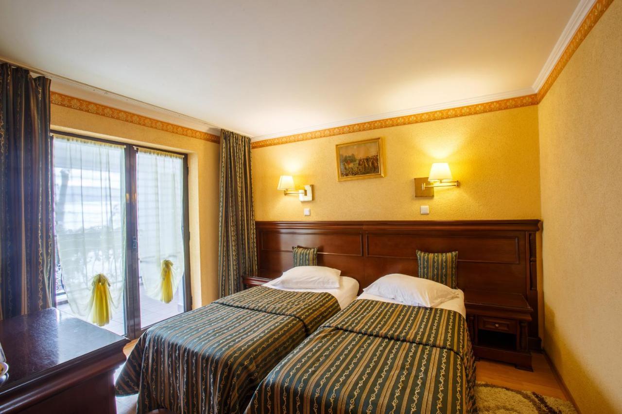 Domeniul Dracula Danes Hotel Ngoại thất bức ảnh