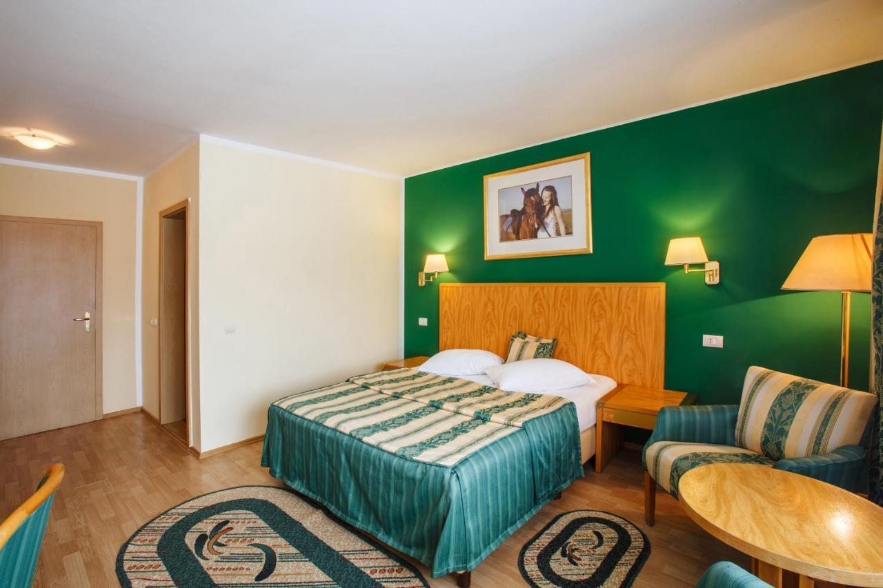 Domeniul Dracula Danes Hotel Ngoại thất bức ảnh