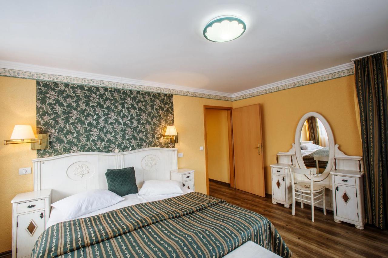 Domeniul Dracula Danes Hotel Ngoại thất bức ảnh